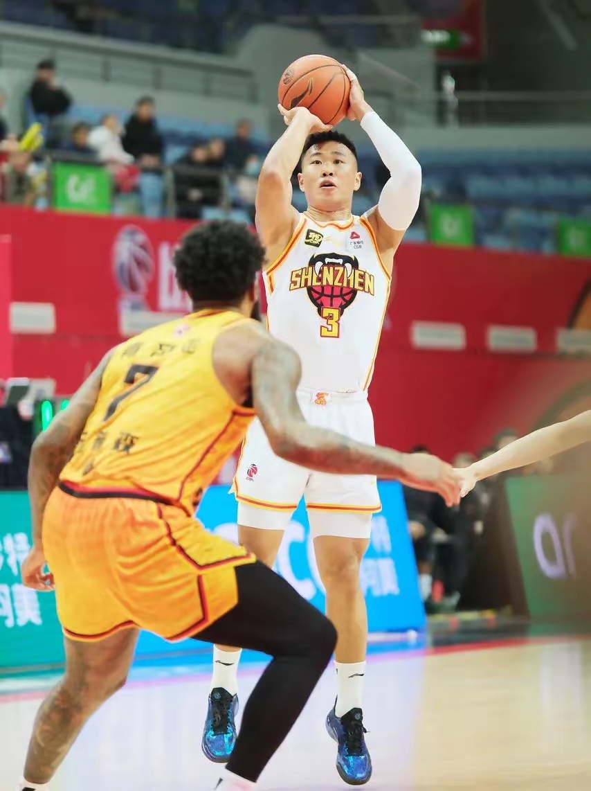 九游体育下载-关于深圳男篮迎NBA总决赛关键赛，集结日豪取连胜，信心回归，赛程密集仍需轮换的信息