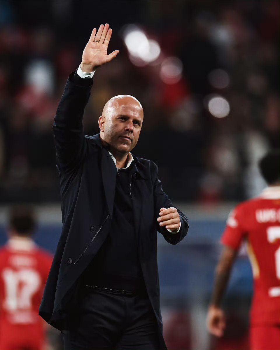 九游官网-阿斯顿维拉训练开放日，集结日官宣签约引欢呼，欧冠在即，轮换策略成焦点