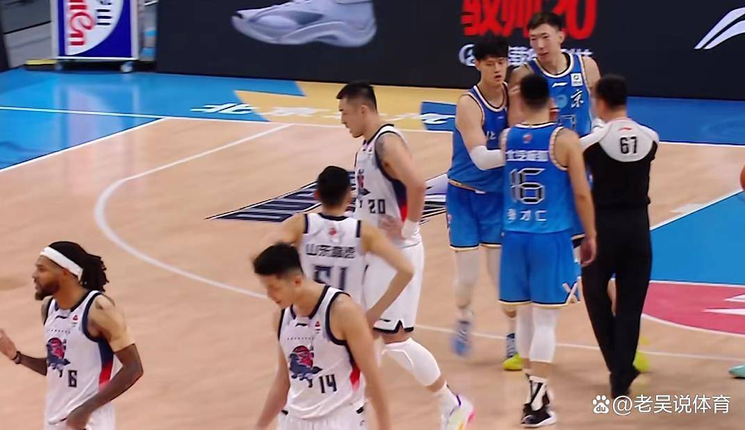 九游体育-包含关键时刻CBA常规赛焦点战，浙江稠州止住颓势，态度坚定，更衣室氛围转暖的词条